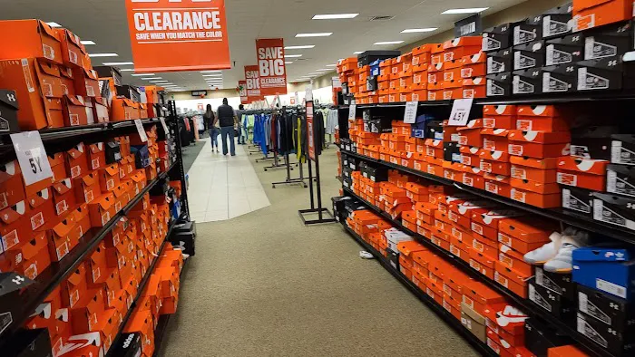 DICK'S Sporting Goods Picture 7