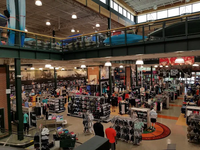 DICK'S Sporting Goods Picture 9