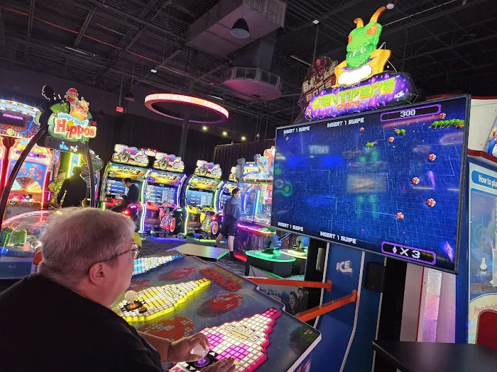 Dave & Buster's Shenandoah Picture 5