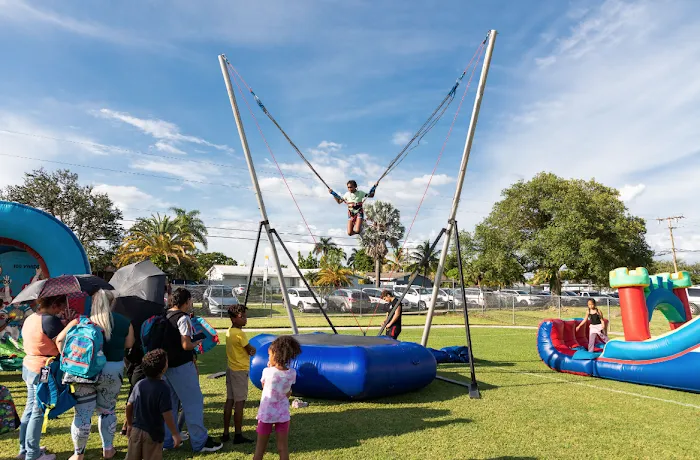 Dantes bounce house llc Picture 8