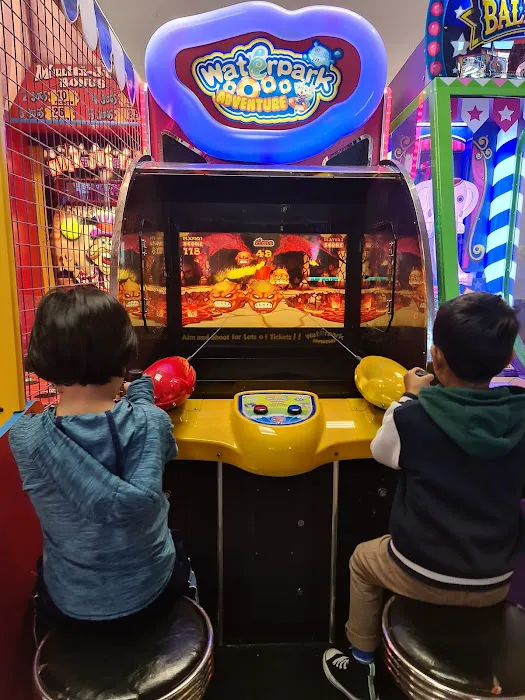 Chuck E. Cheese Picture 5