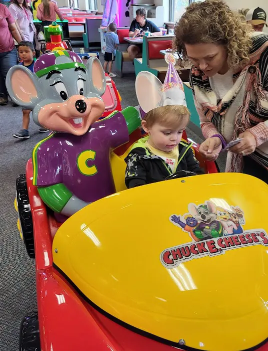 Chuck E. Cheese Picture 6