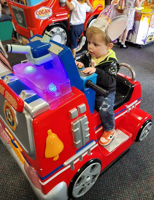 Chuck E. Cheese Picture 8