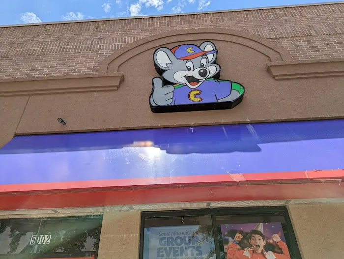 Chuck E. Cheese Picture 7