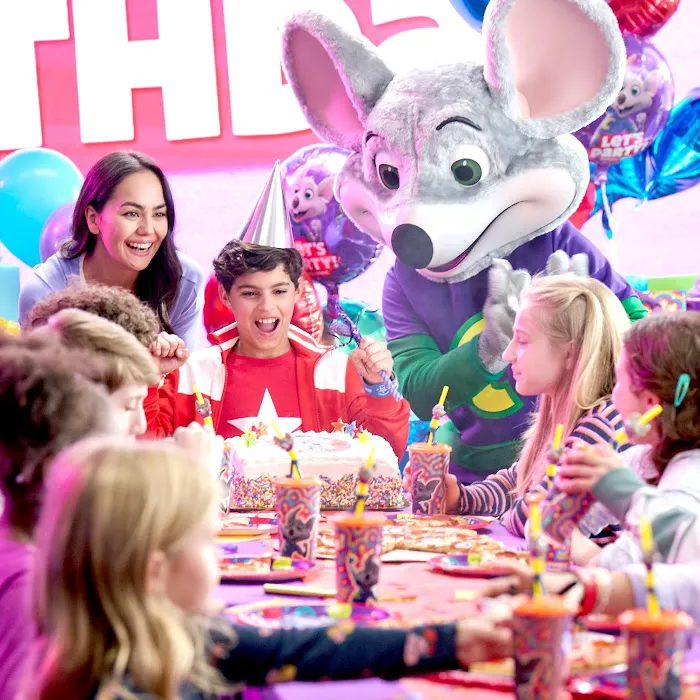 Chuck E. Cheese Picture 10