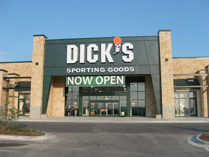 DICK'S Sporting Goods Picture 2