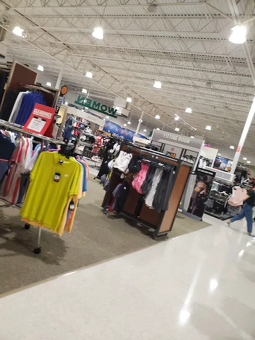 DICK'S Sporting Goods Picture 9
