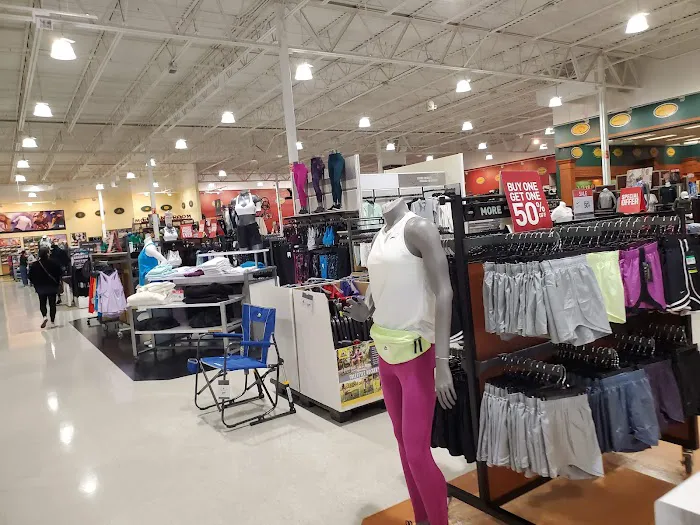 DICK'S Sporting Goods Picture 6