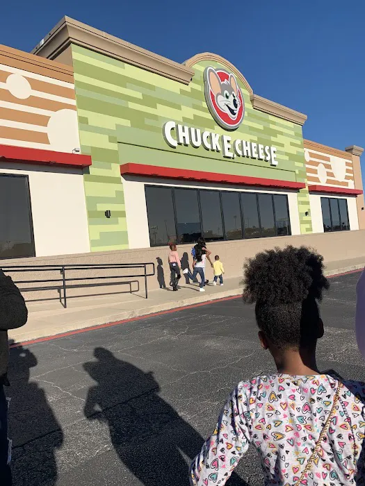 Chuck E. Cheese Picture 8