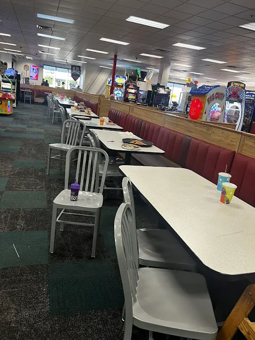 Chuck E. Cheese Picture 5