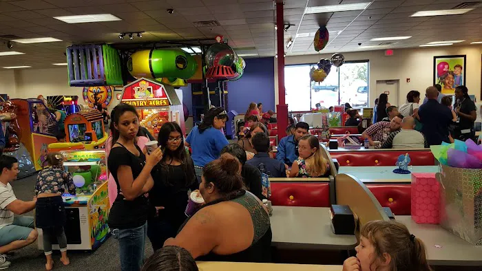 Chuck E. Cheese Picture 9