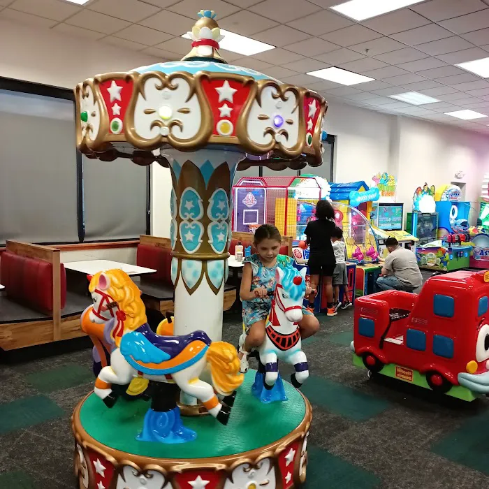 Chuck E. Cheese Picture 4