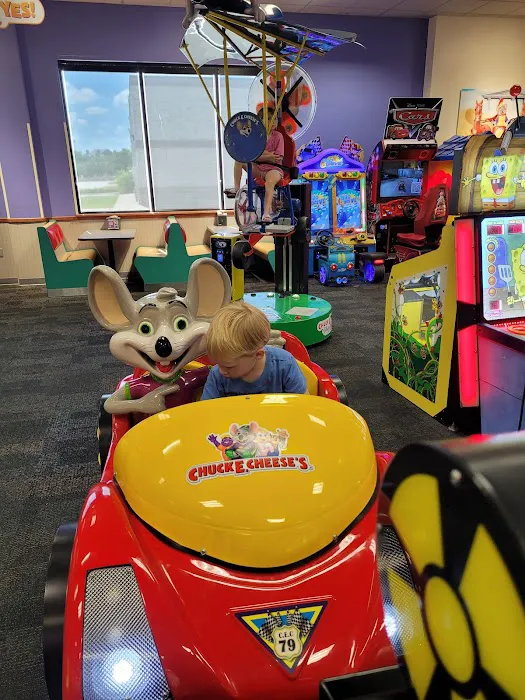 Chuck E. Cheese Picture 7