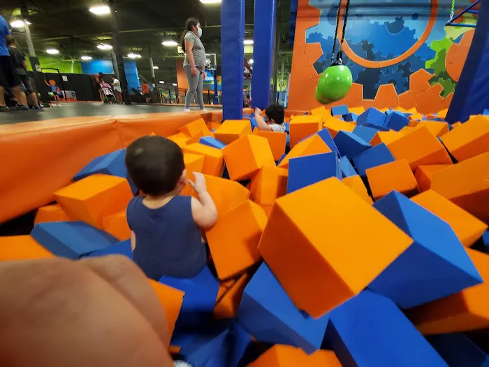 Flip'z Trampoline & Family Fun Park Picture 5