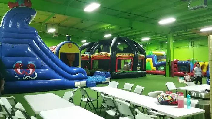 I-Guana Jump Bounce House Picture 3