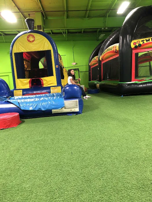 I-Guana Jump Bounce House Picture 2