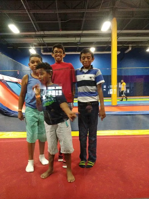 I-Guana Jump Bounce House Picture 4
