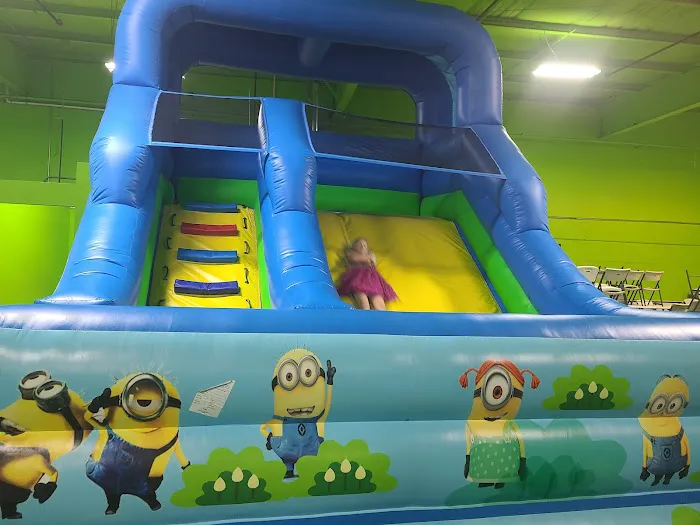 I-Guana Jump Bounce House Picture 7
