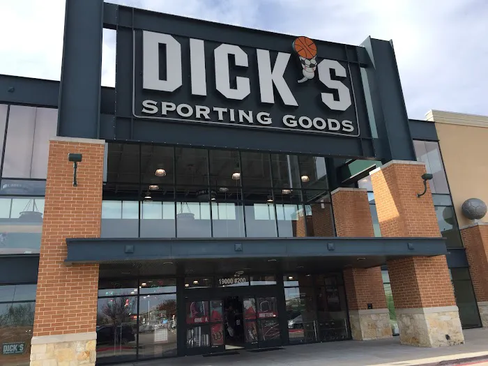 DICK'S Sporting Goods Picture 4