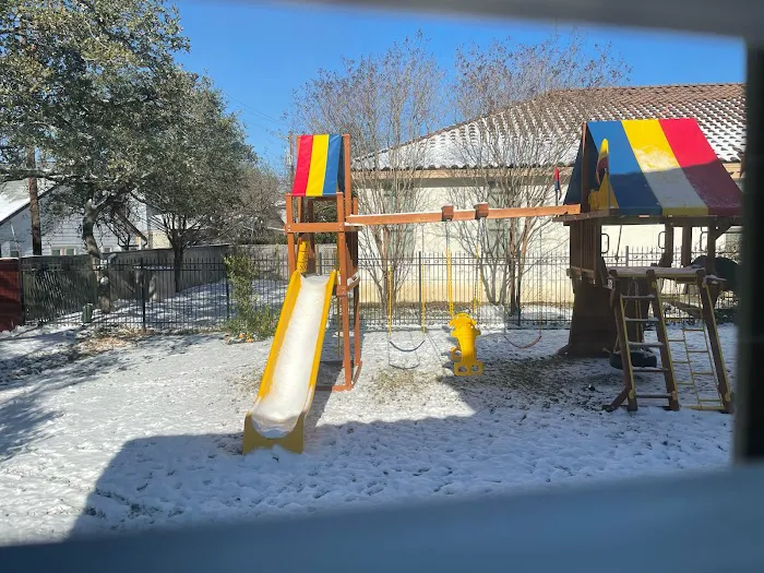 Rainbow Play Systems of Texas Picture 2