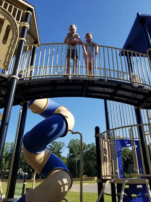 Melrose Park Playground & Splashpad Picture 7