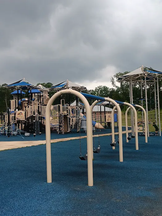 Melrose Park Playground & Splashpad Picture 8