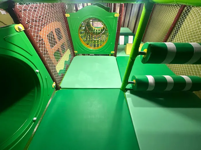Kids Jungle House Picture 5