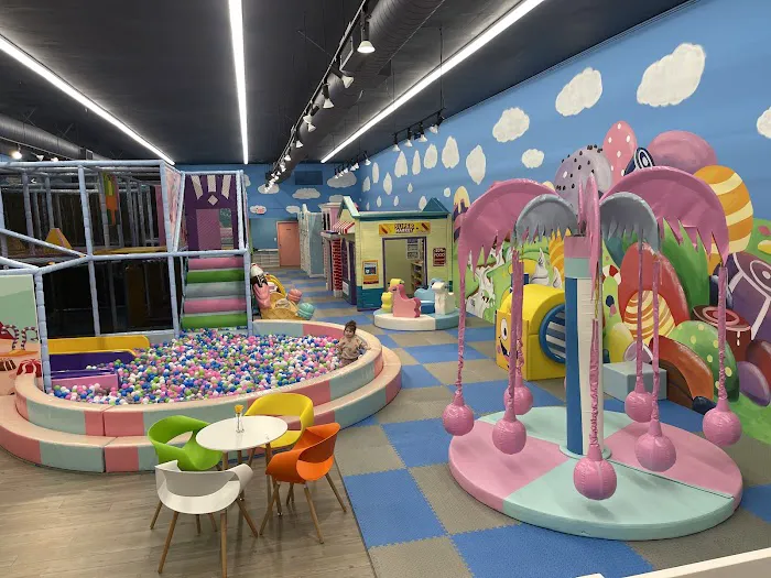 World of Candy Land Indoor Playground Picture 2