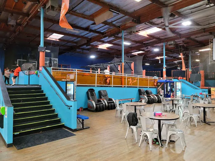 Sky Zone Trampoline Park Picture 4