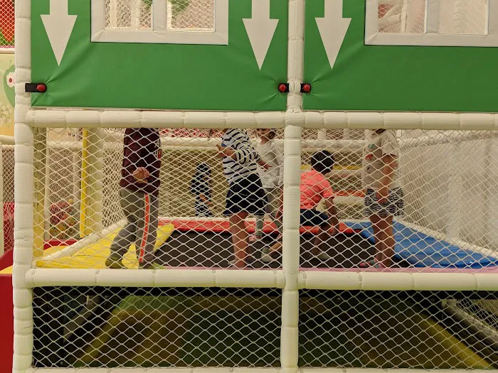 Kool Kids Play Picture 1