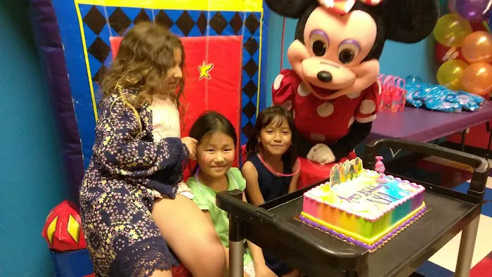 Pump It Up Van Nuys Kids Birthdays and More Picture 7
