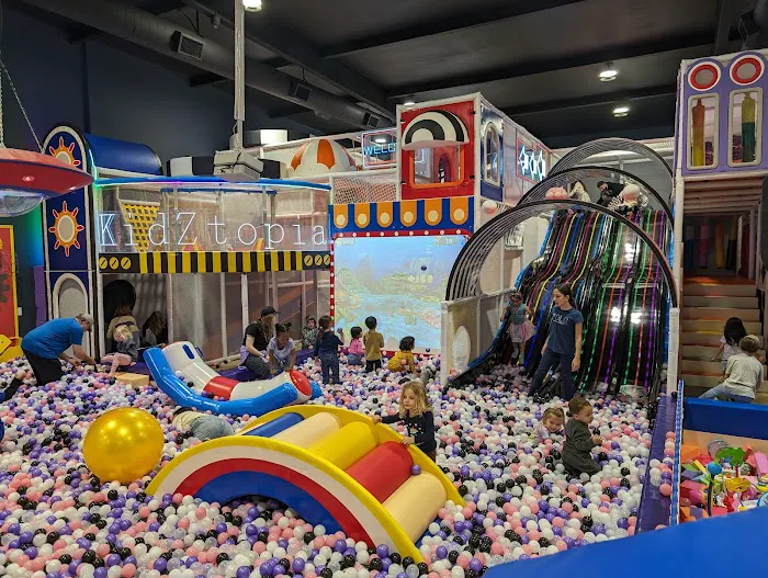 Kidztopia Playground Picture 1