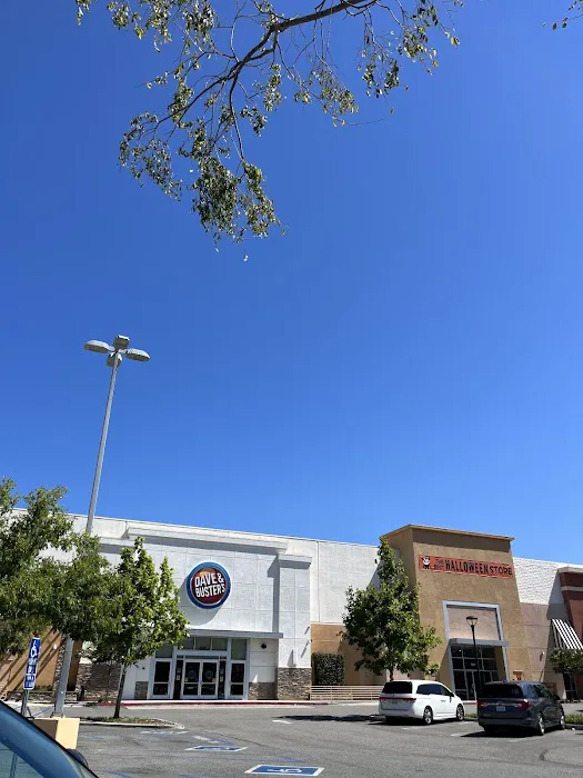 Dave & Buster's Thousand Oaks Picture 6
