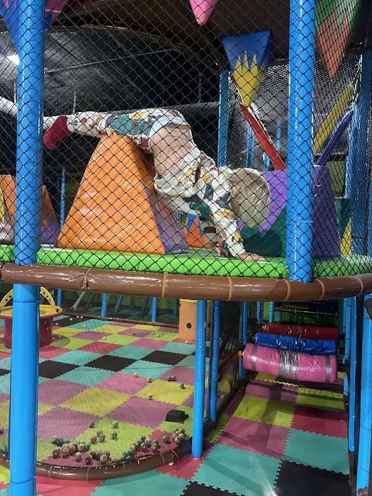 We Play Loud Kids Indoor Playground Picture 5
