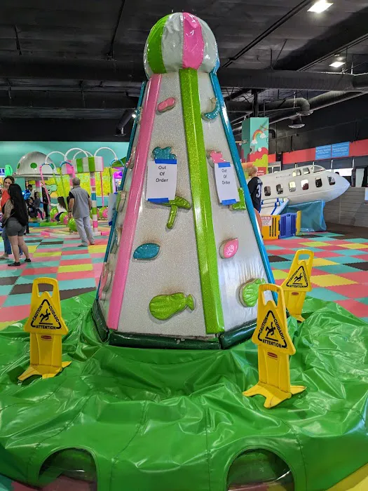 We Play Loud Kids Indoor Playground Picture 6
