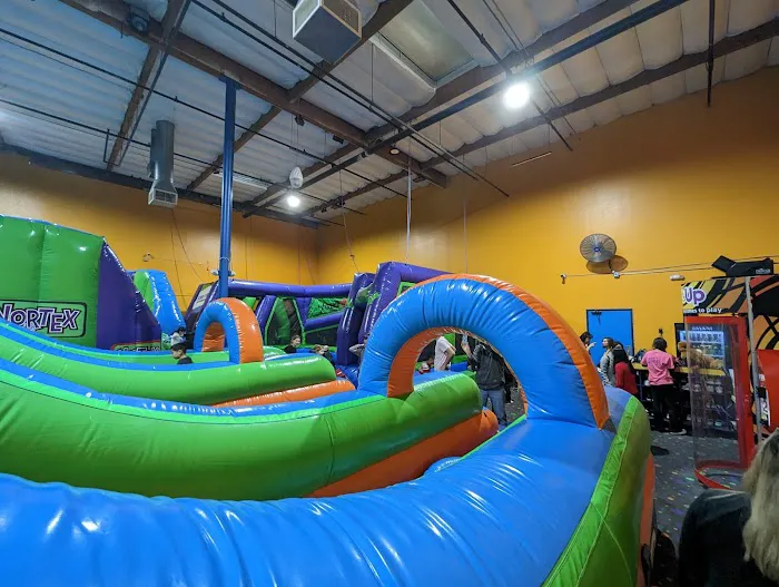 Pump It Up Lake Forest Kids Birthday and More Picture 2