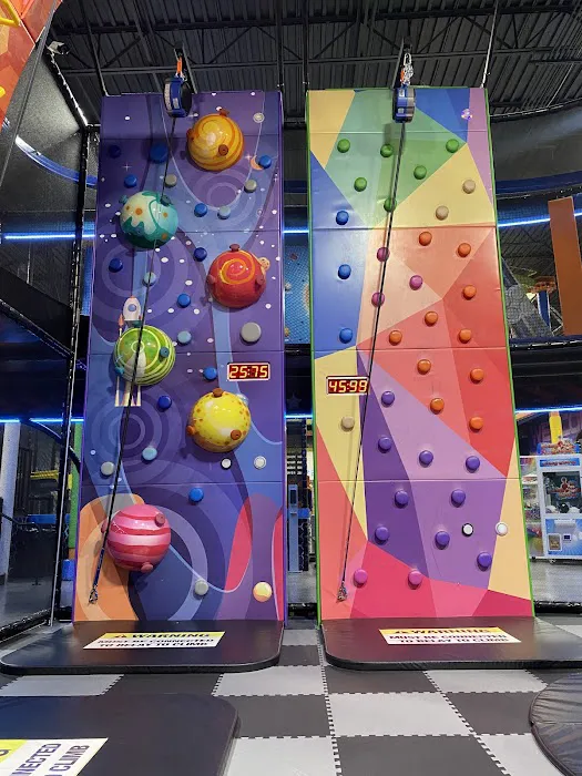 Airtopia Adventure Park - Hemet Picture 5