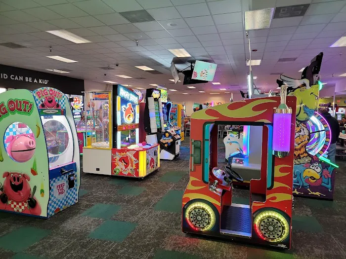 Chuck E. Cheese Picture 6