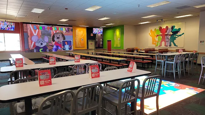 Chuck E. Cheese Picture 5