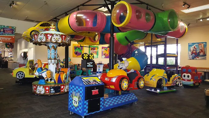 Chuck E. Cheese Picture 10