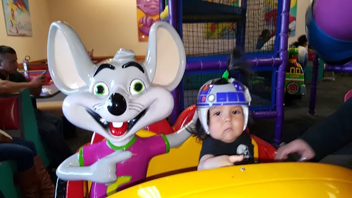 Chuck E. Cheese Picture 7