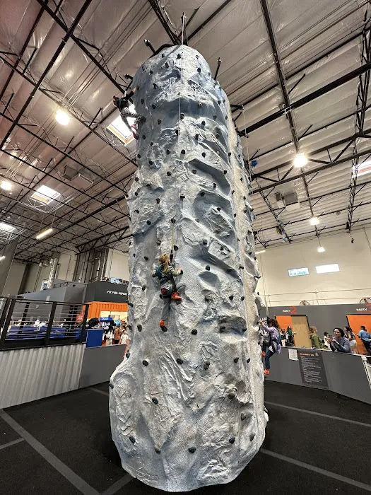 Sky Zone Trampoline Park Picture 5