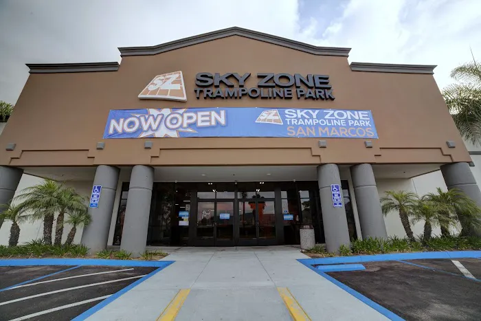 Sky Zone Trampoline Park Picture 4