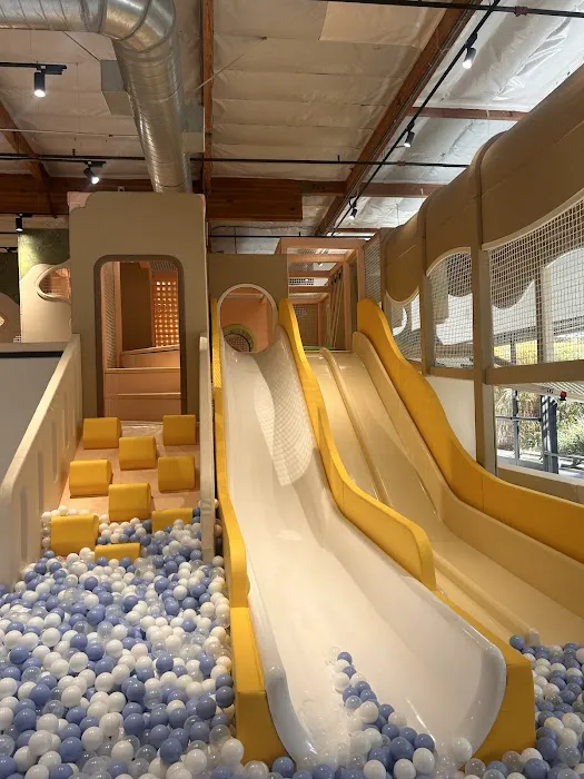 Kids & Coffee (Reservation Only indoor playground and cafe) Picture 3