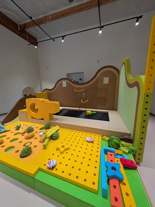 Kids & Coffee (Reservation Only indoor playground and cafe) Picture 7