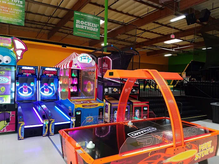 Sky Zone Trampoline Park Picture 5