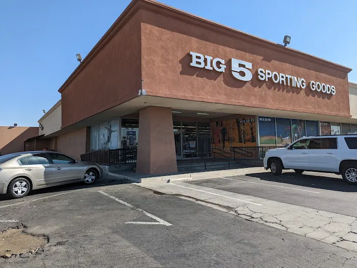 Big 5 Sporting Goods Picture 3