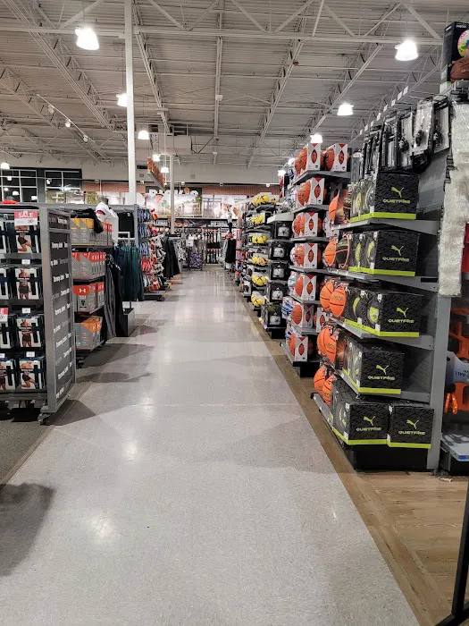 DICK'S Sporting Goods Picture 6