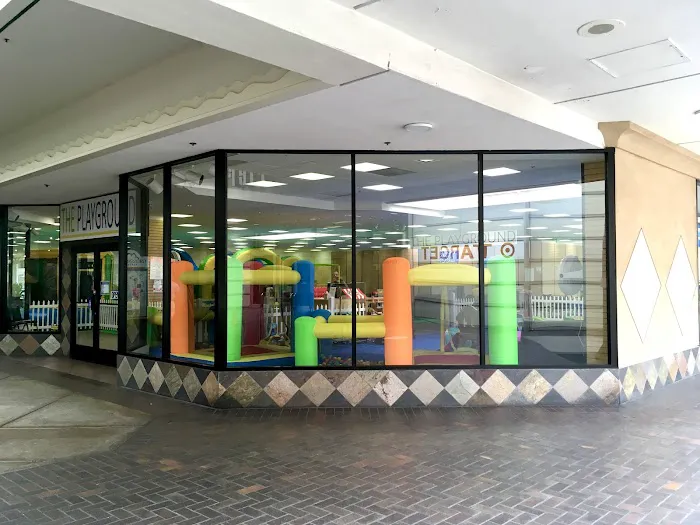 THE PLAYGROUND Picture 5
