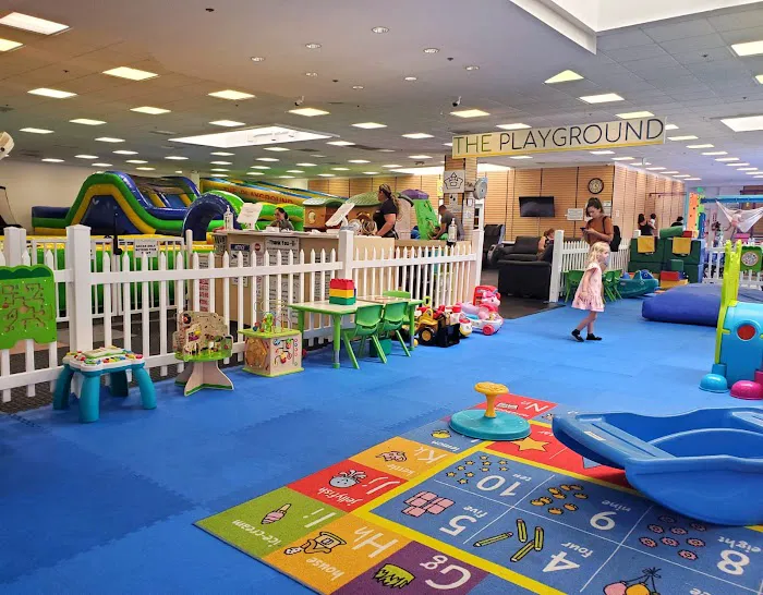 THE PLAYGROUND Picture 6